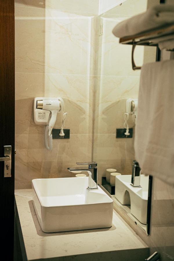Milan Hotel نينه بينه المظهر الخارجي الصورة